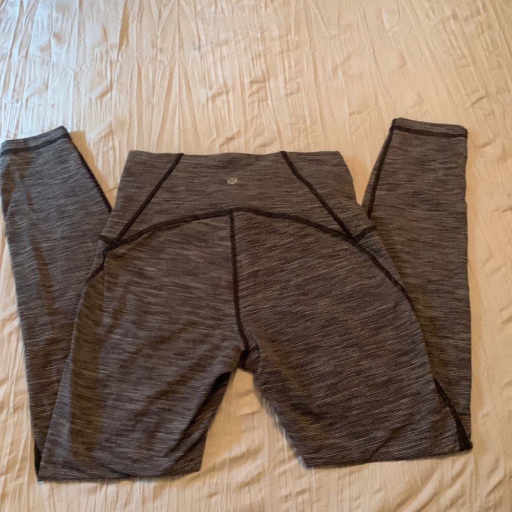 Lululemon Leggings Size 6 - Picture 3 of 4